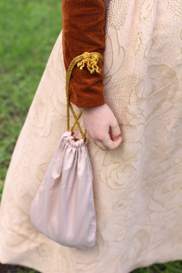 Simple drawstring Regency Reticule for Elizabeth Bennet costume | Megan Nielsen Patterns Blog
