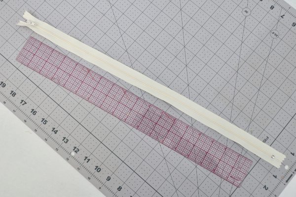 how to hack a zipper front on the Durban jumpsuit by Megan Nielsen Patterns