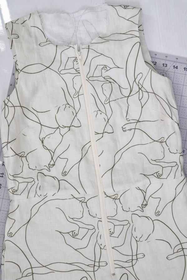 how to hack a zipper front on the Durban jumpsuit by Megan Nielsen Patterns