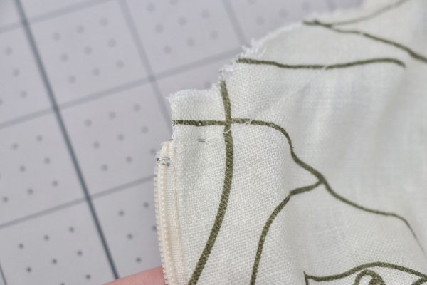 how to hack a zipper front on the Durban jumpsuit by Megan Nielsen Patterns