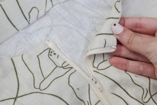 how to hack a zipper front on the Durban jumpsuit by Megan Nielsen Patterns