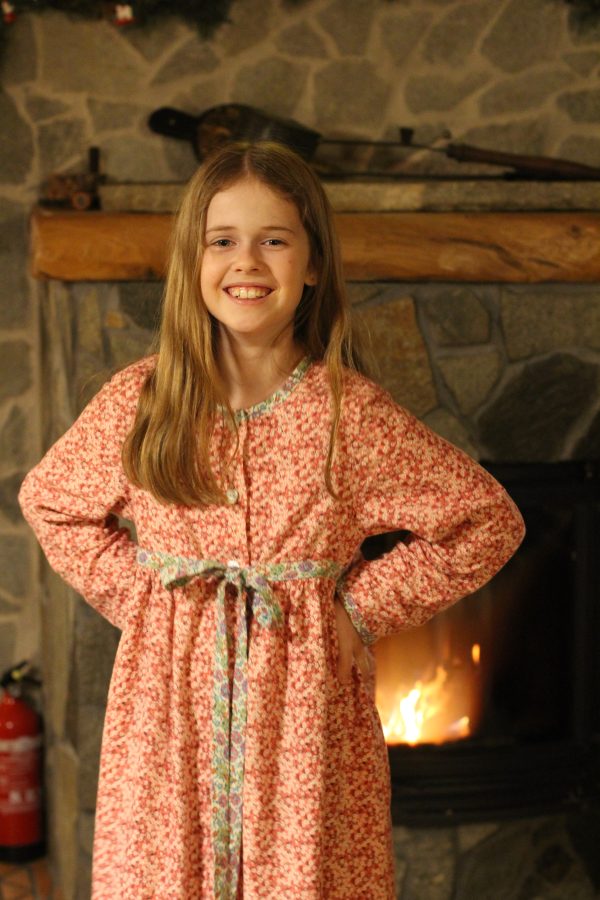 Vintage sewing pattern Simplicity 6235 Girls gowns and nighties