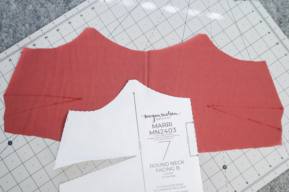 how to sew the darts and staystitching on the Marri sewing pattern by Megan Nielsen Patterns