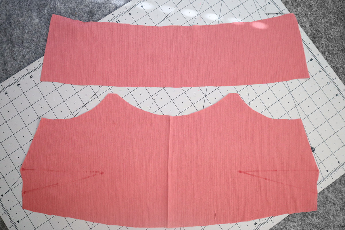 how to sew the darts and staystitching on the Marri sewing pattern by Megan Nielsen Patterns