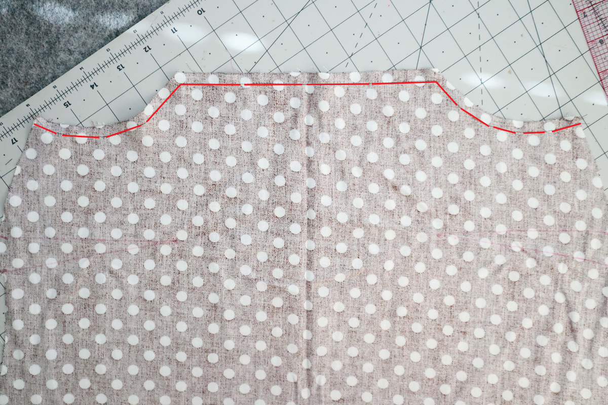 how to sew the darts and staystitching on the Marri sewing pattern by Megan Nielsen Patterns