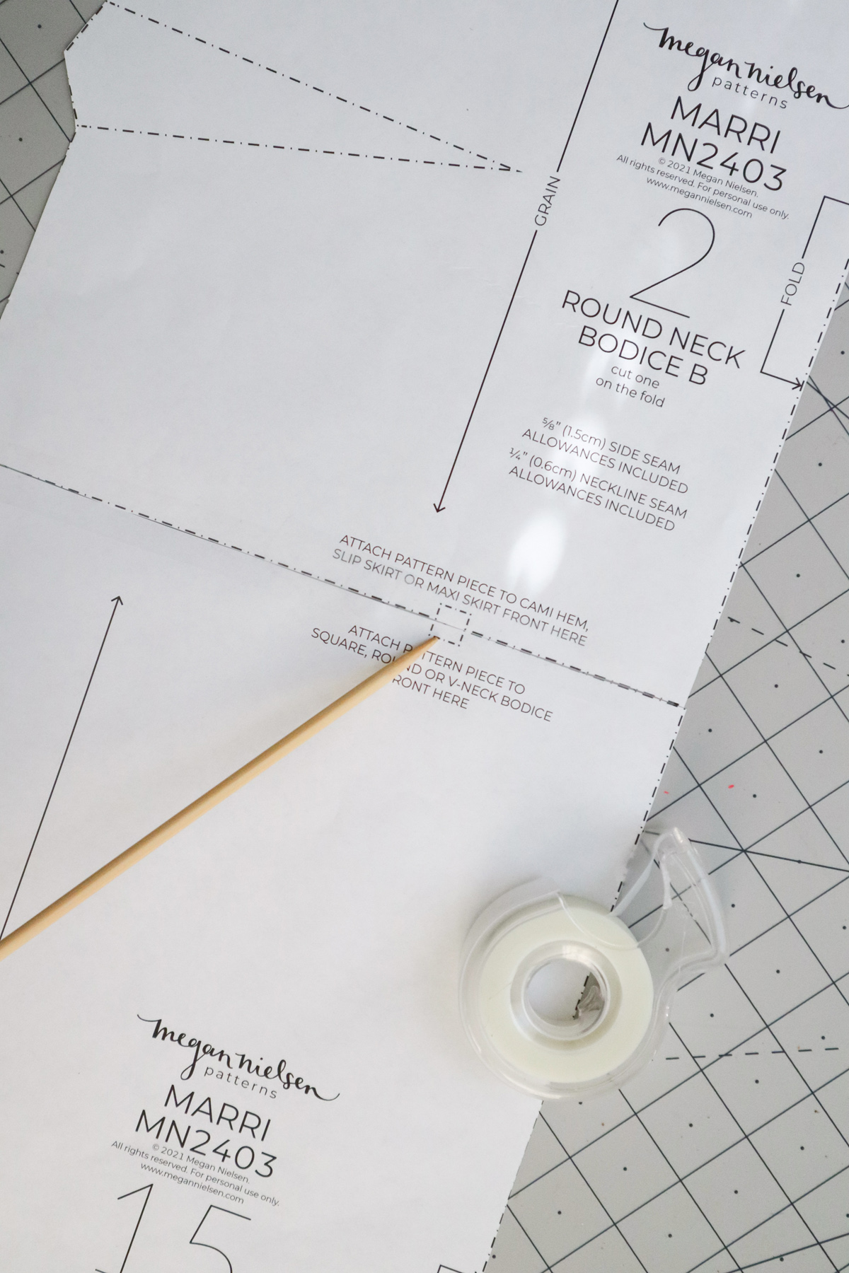how to join the pattern pieces of the Marri sewing pattern by Megan Nielsen Patterns