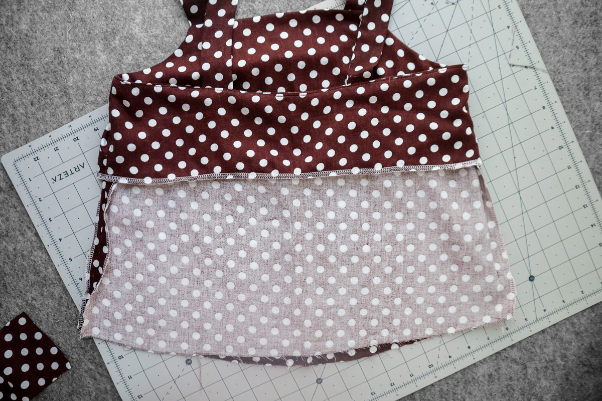 how to sew the cami hem facing on the Marri sewing pattern by Megan Nielsen Patterns