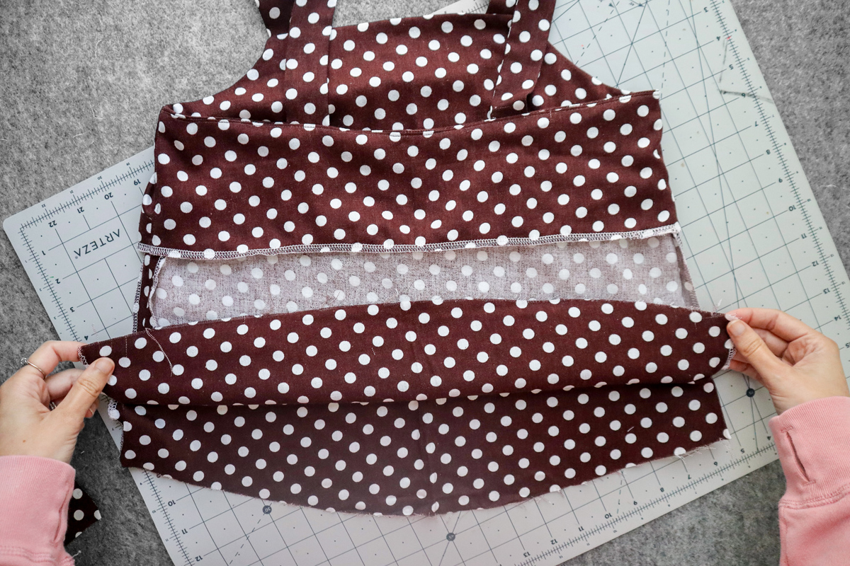 how to sew the cami hem facing on the Marri sewing pattern by Megan Nielsen Patterns