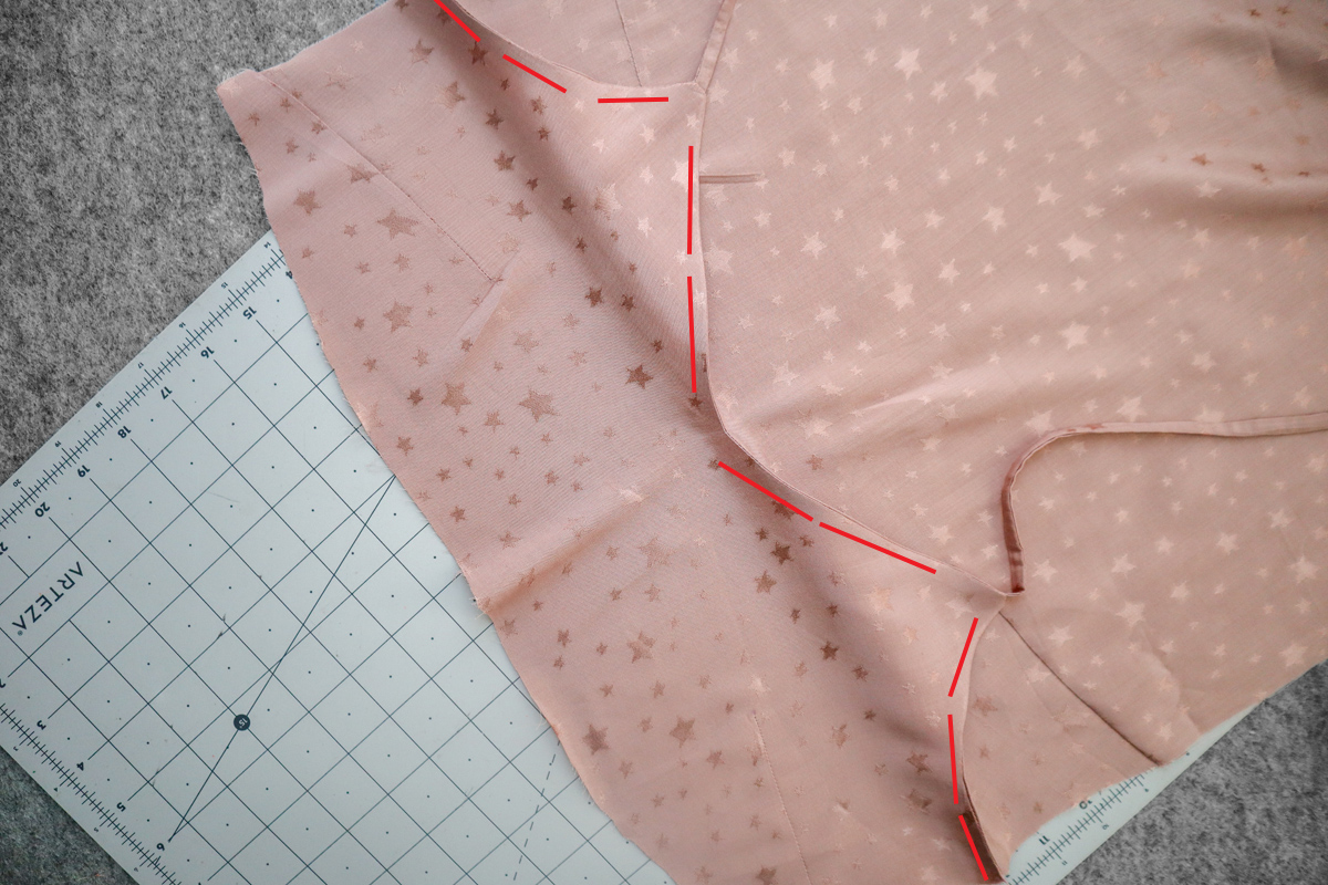 how to sew the straps and facing of view C of the Marri sewing pattern by Megan Nielsen Patterns