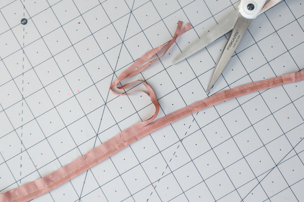 how to sew the straps and facing of view C of the Marri sewing pattern by Megan Nielsen Patterns