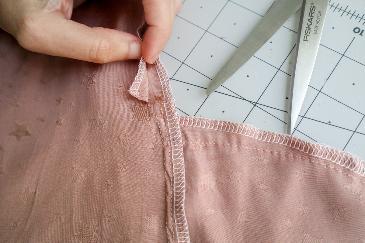 how to sew the pockets and side seams of view C of the Marri sewing pattern by Megan Nielsen Patterns