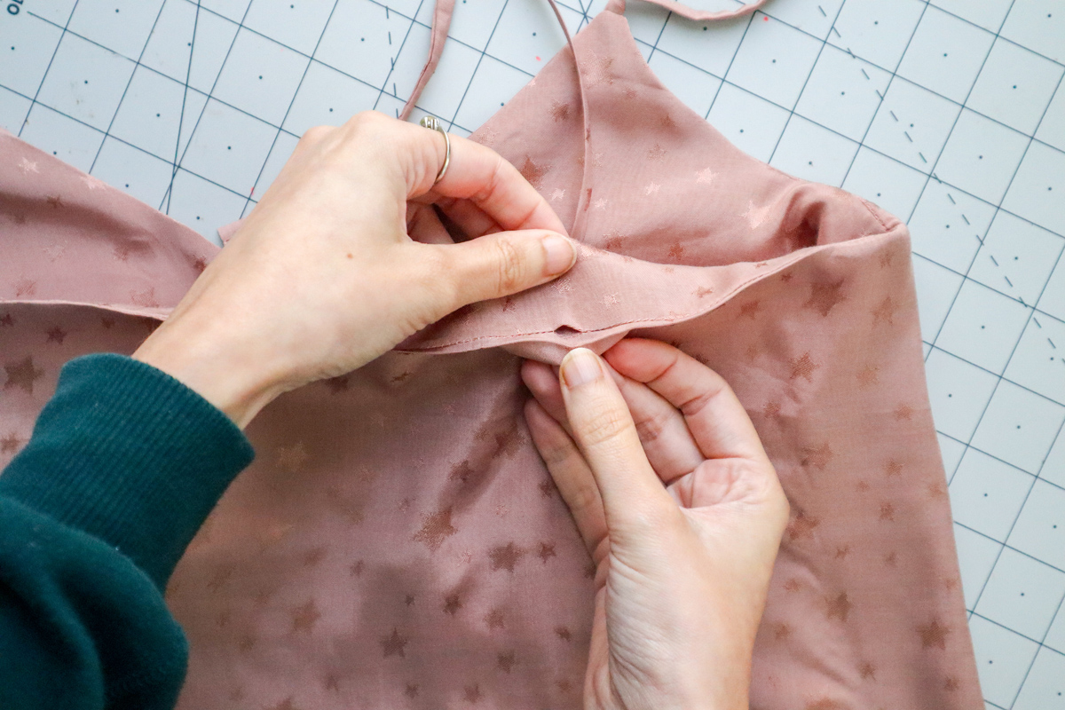 how to sew the pockets and side seams of view C of the Marri sewing pattern by Megan Nielsen Patterns
