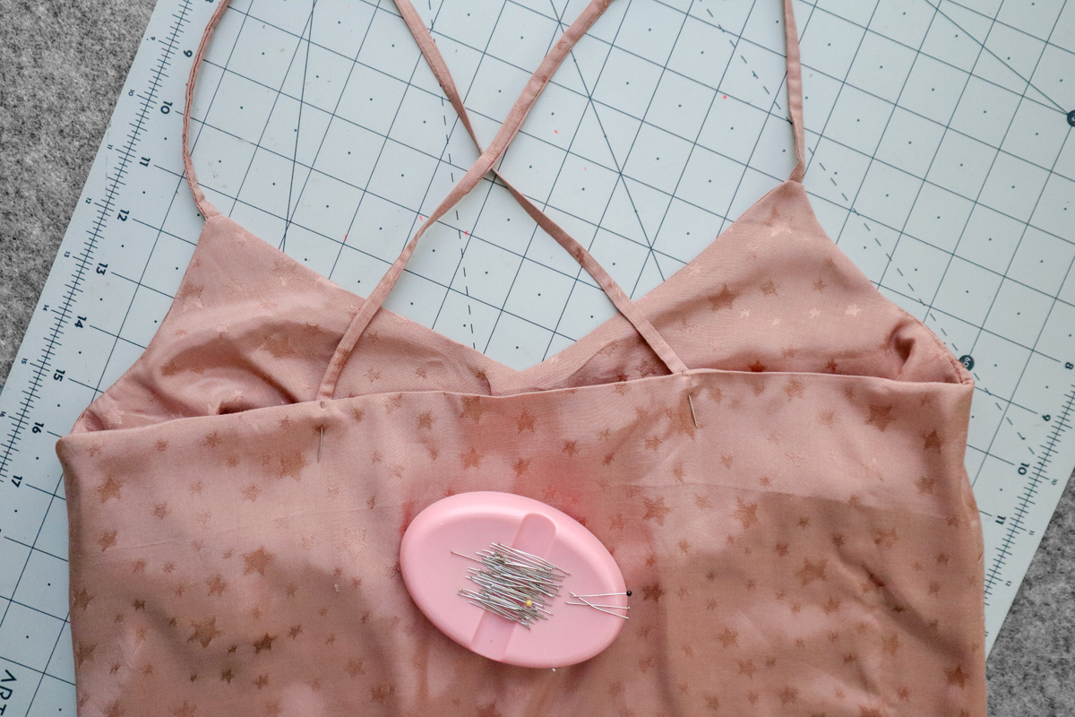 how to sew the pockets and side seams of view C of the Marri sewing pattern by Megan Nielsen Patterns