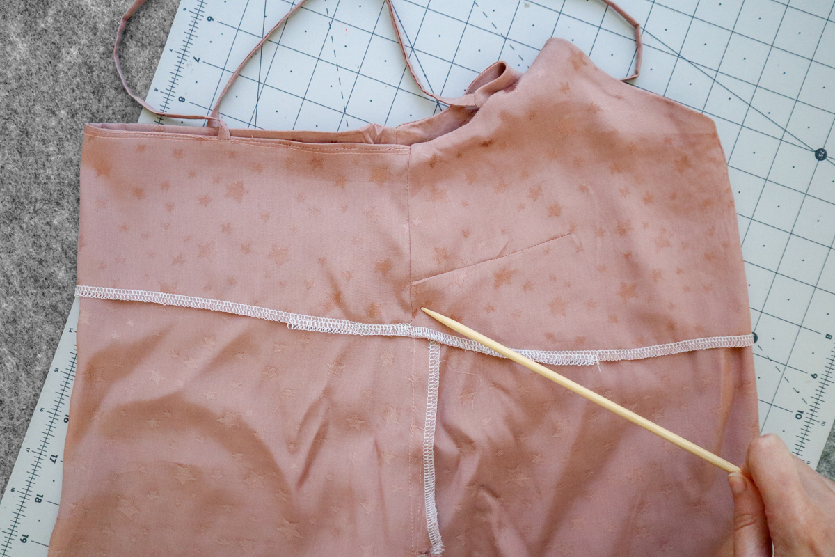 how to sew the pockets and side seams of view C of the Marri sewing pattern by Megan Nielsen Patterns