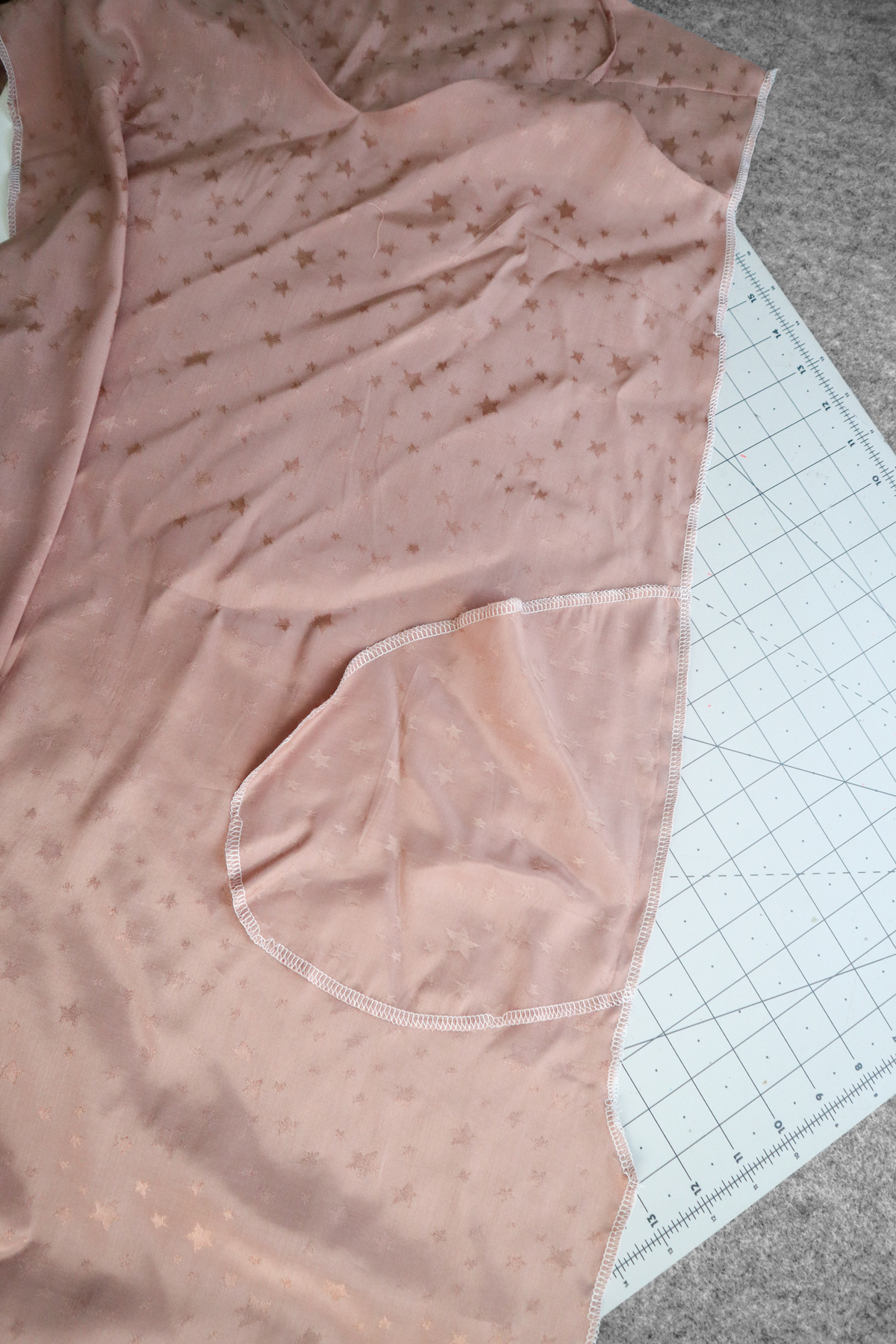 how to sew the pockets and side seams of view C of the Marri sewing pattern by Megan Nielsen Patterns