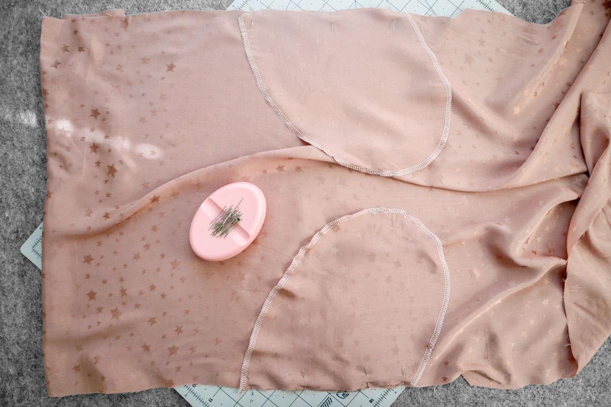 how to sew the pockets and side seams of view C of the Marri sewing pattern by Megan Nielsen Patterns