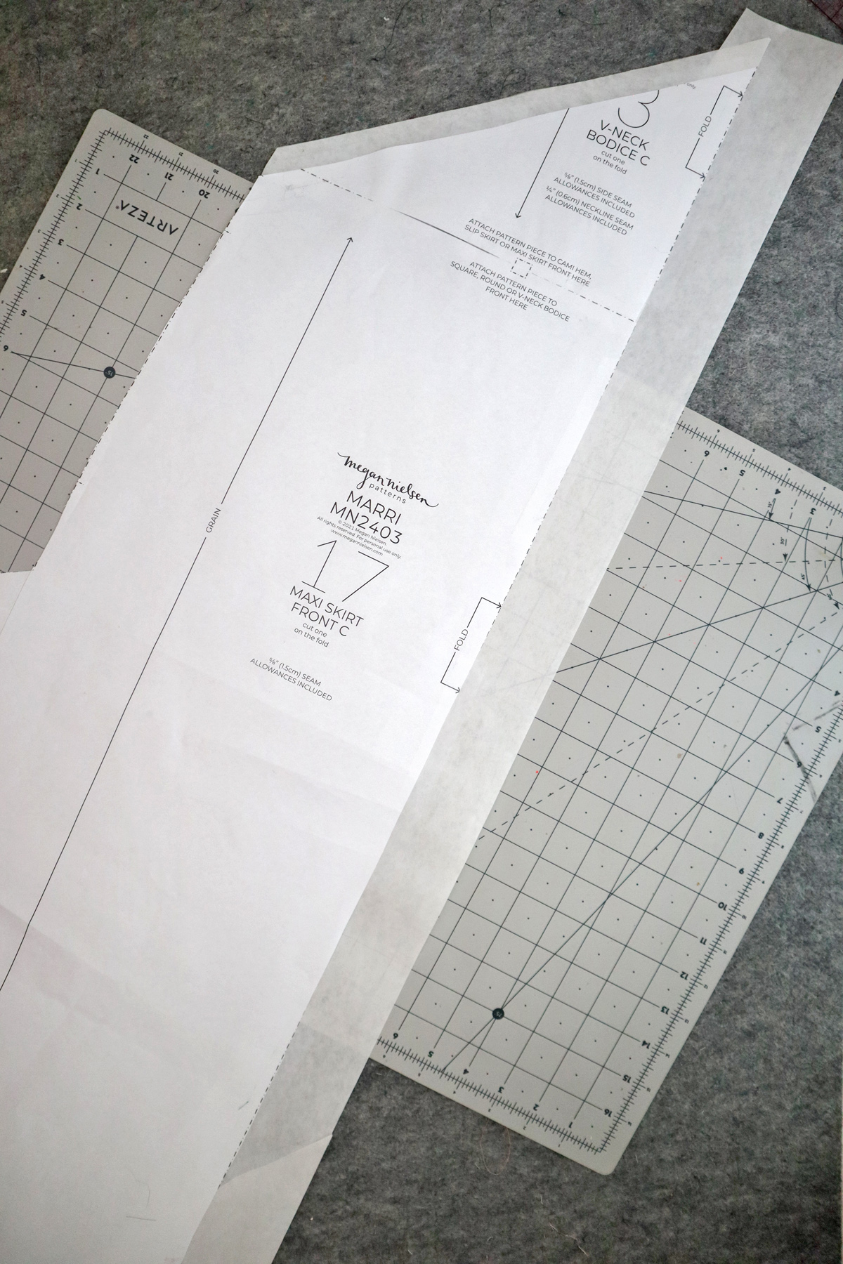 how to hack a colorblocked version of the Marri slip dress by Megan Nielsen Patterns