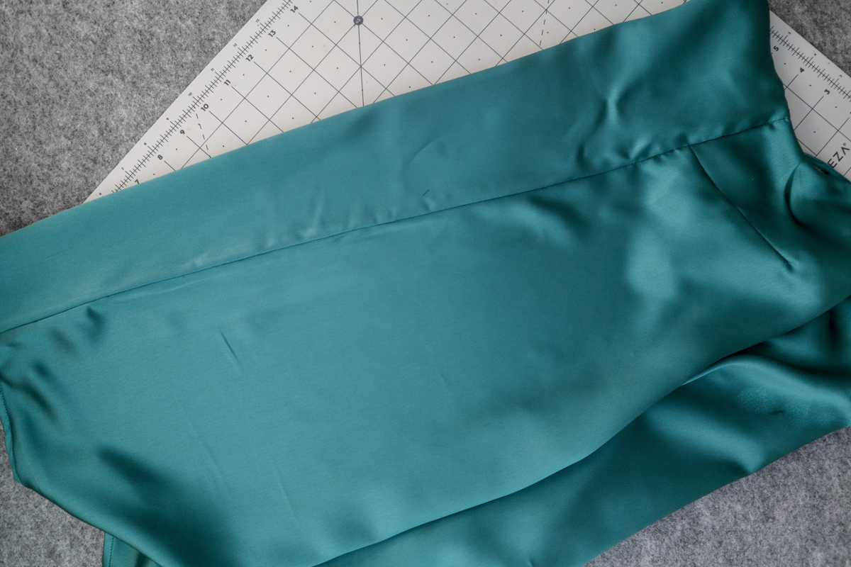 how to sew french seams on the Marri sewing pattern by Megan Nielsen Patterns