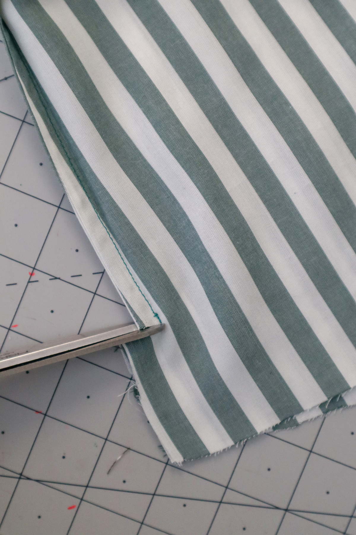 how to sew french seams on the Marri sewing pattern by Megan Nielsen Patterns