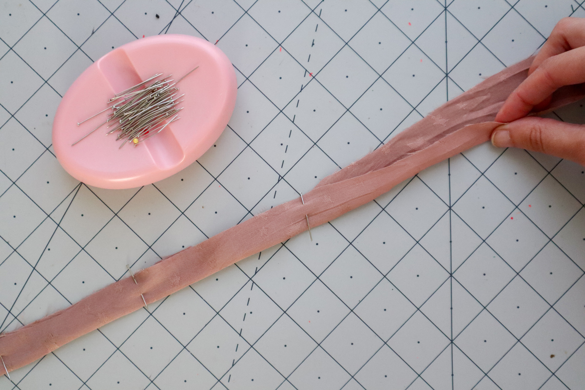 how to make a belt and thread loops for the Marri sewing pattern by Megan Nielsen Patterns