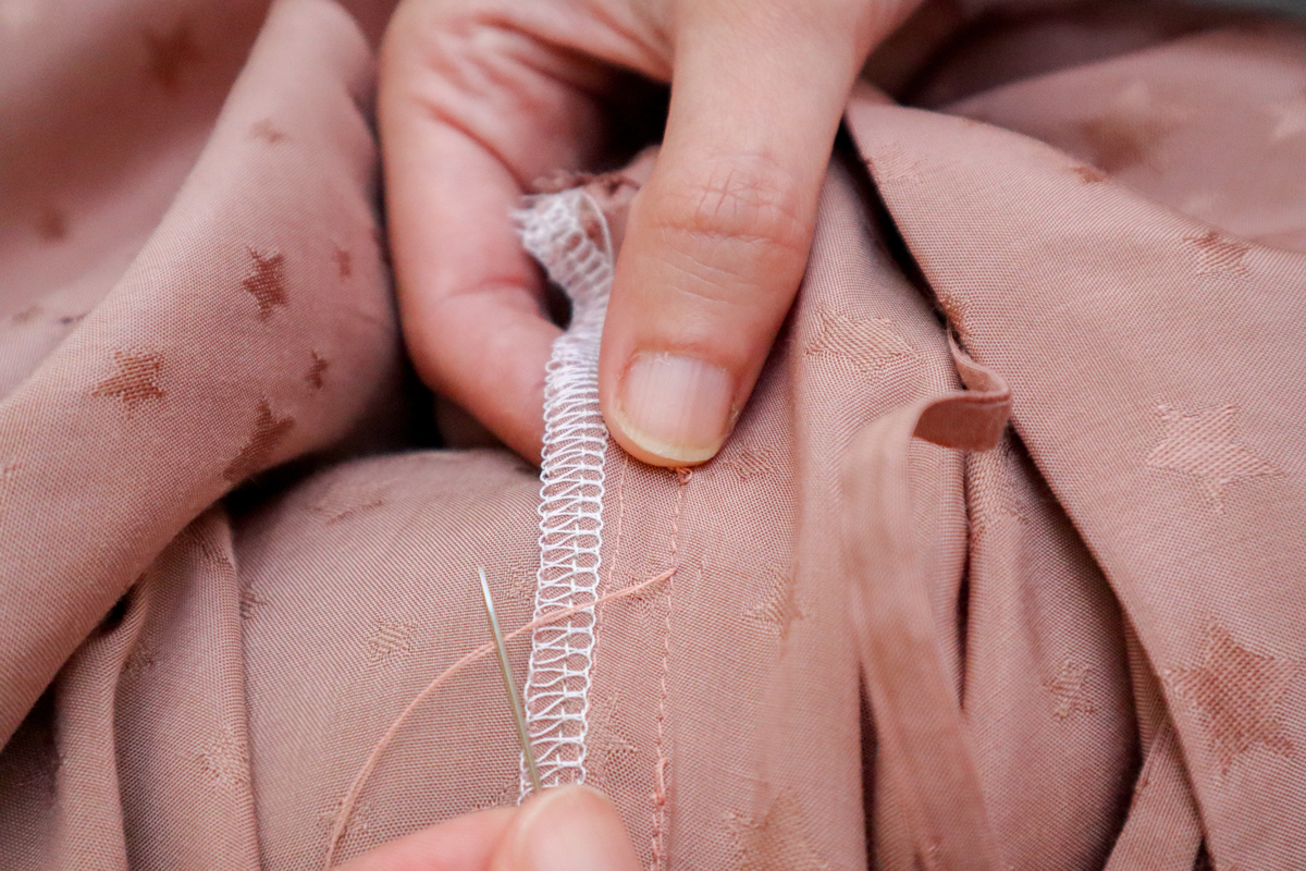 how to make a belt and thread loops for the Marri sewing pattern by Megan Nielsen Patterns